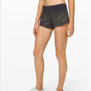 Size 6 Green Camo Lululemon Speed up Shorts 2.5